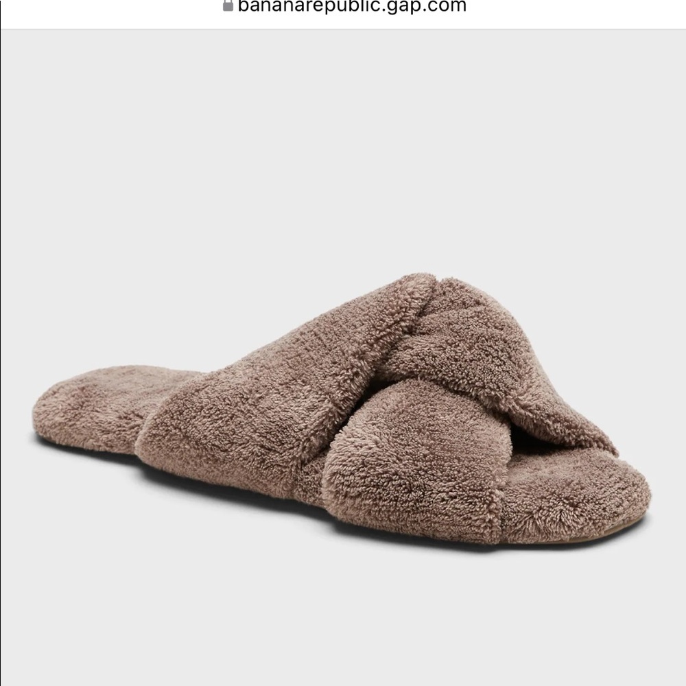 NWT Banana Republic Slippers Size Medium